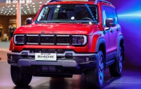 车圈顶流+硬汉天团齐助阵！BJ40增程长续航版预售21.48万，北京越野展台燃爆2026北京车展