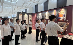 国网武汉东新供电公司组织参观廉洁文化作品展
